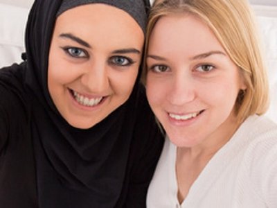 2 Frauen Christin Muslime Integration.jpg