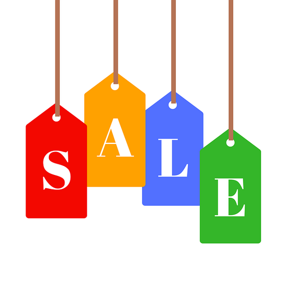 Schild aus SALE-Buchstaben